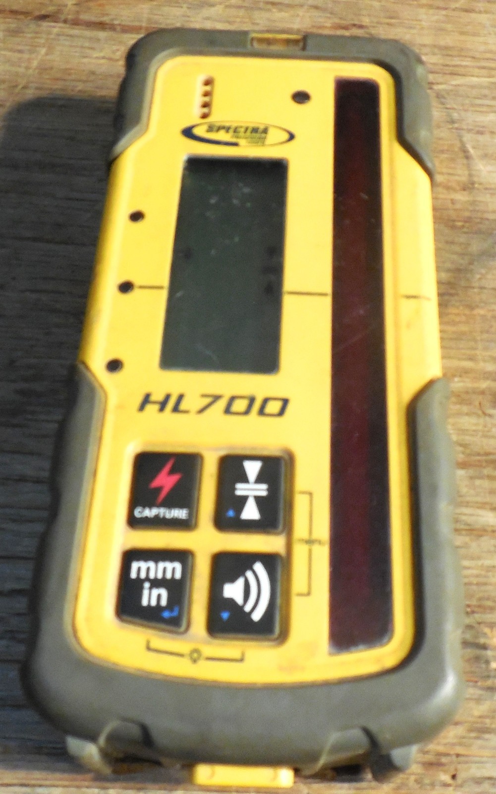 Trimble HL700 Spectra Precision Radio Laser Receiver – pwrs up, looks complete