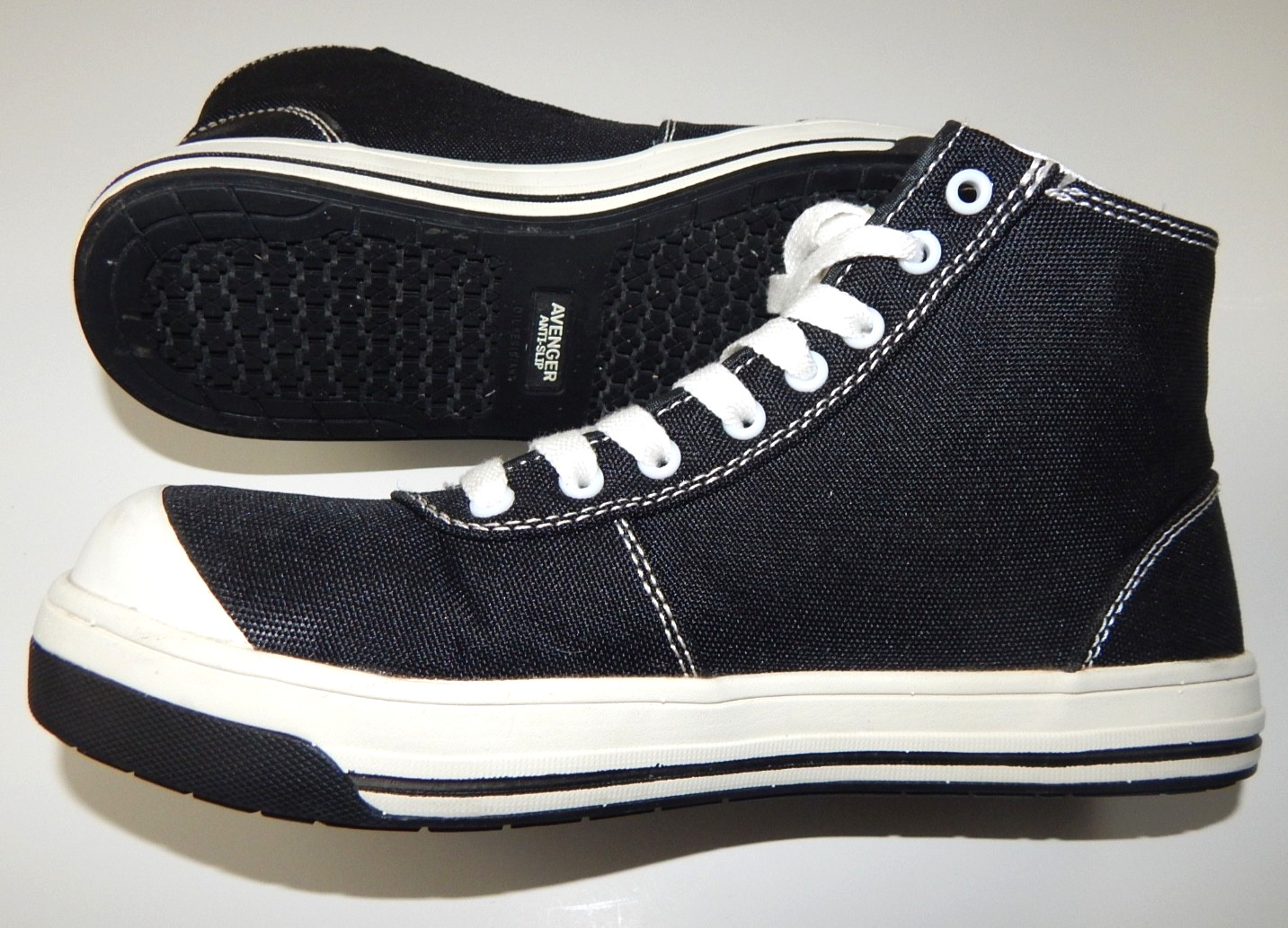 AVENGER Women’s Steel Toe Safety Non Slip Black/White Hi-Top Sneakers Size 8 EUC