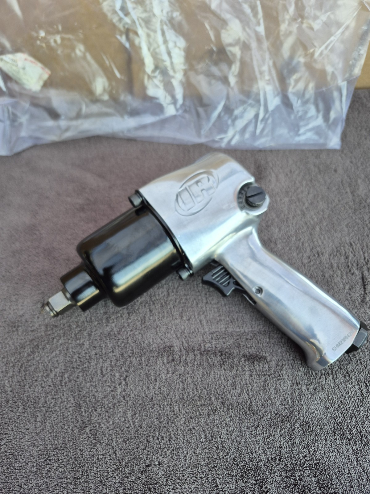 Ingersoll Rand #231C 1/2″ Super Duty Air Impact Wrench 600 ft-lb Torque