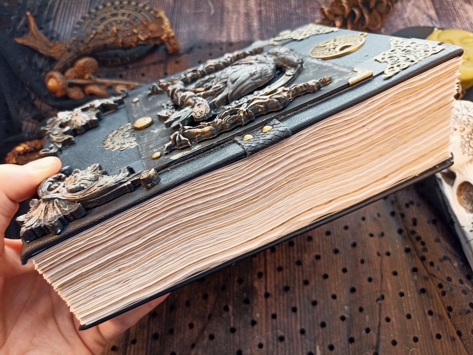 Book of Shadow Witch Grimoire Journal Blank Witchcraft Raven 8×6 in 600 Pages