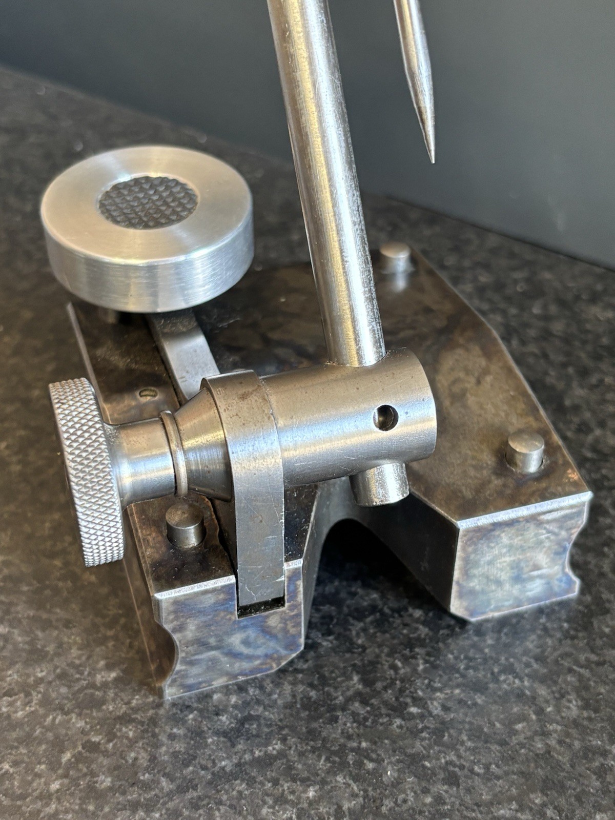 Vintage Starrett #257D Surface Gage 8″ Spindle/6″ Scribe w/large Fine Adj. Knob