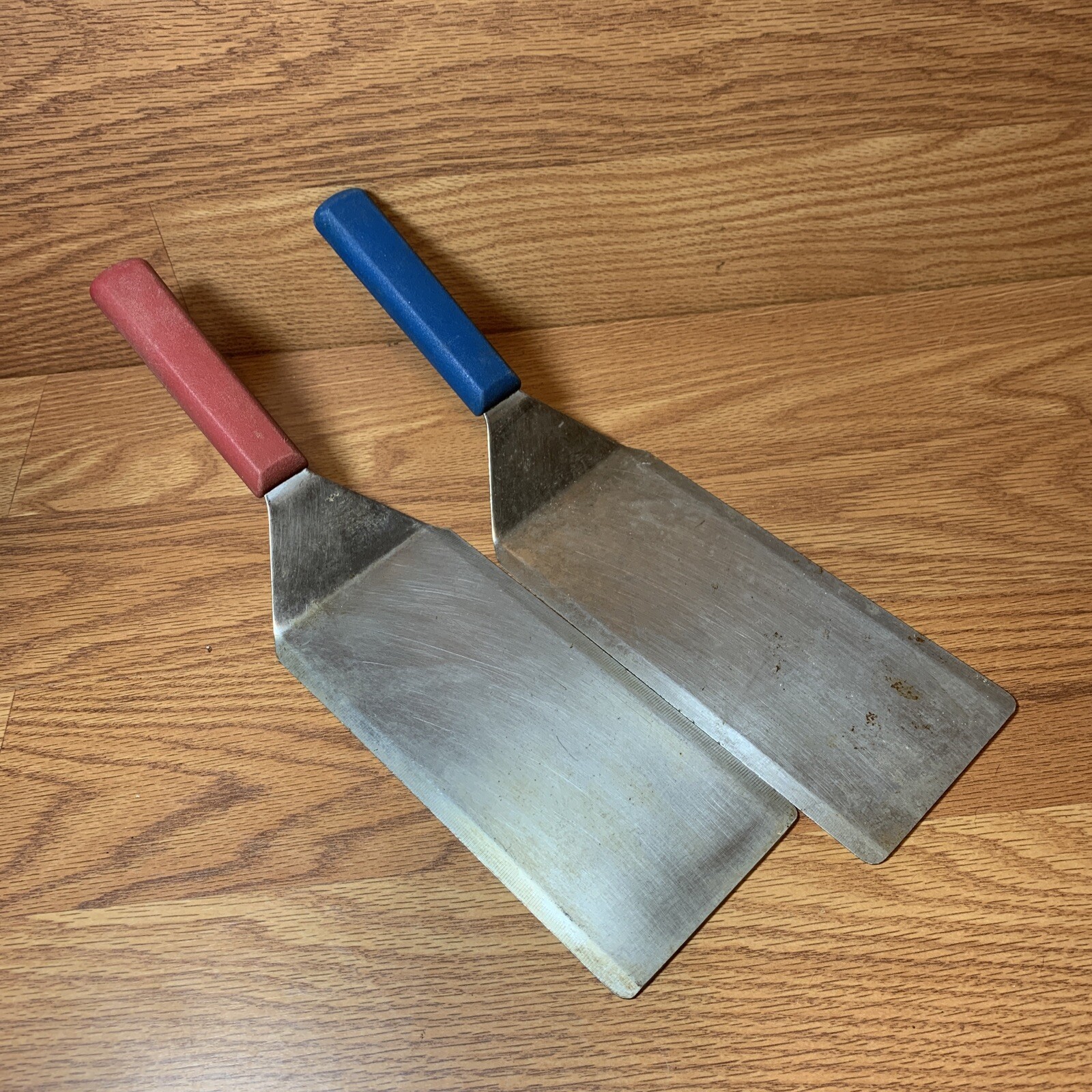 Commercial Quality Spatula Griddle Flip 8x4x14 Inches. Set Of 2 Red/Blue Handle