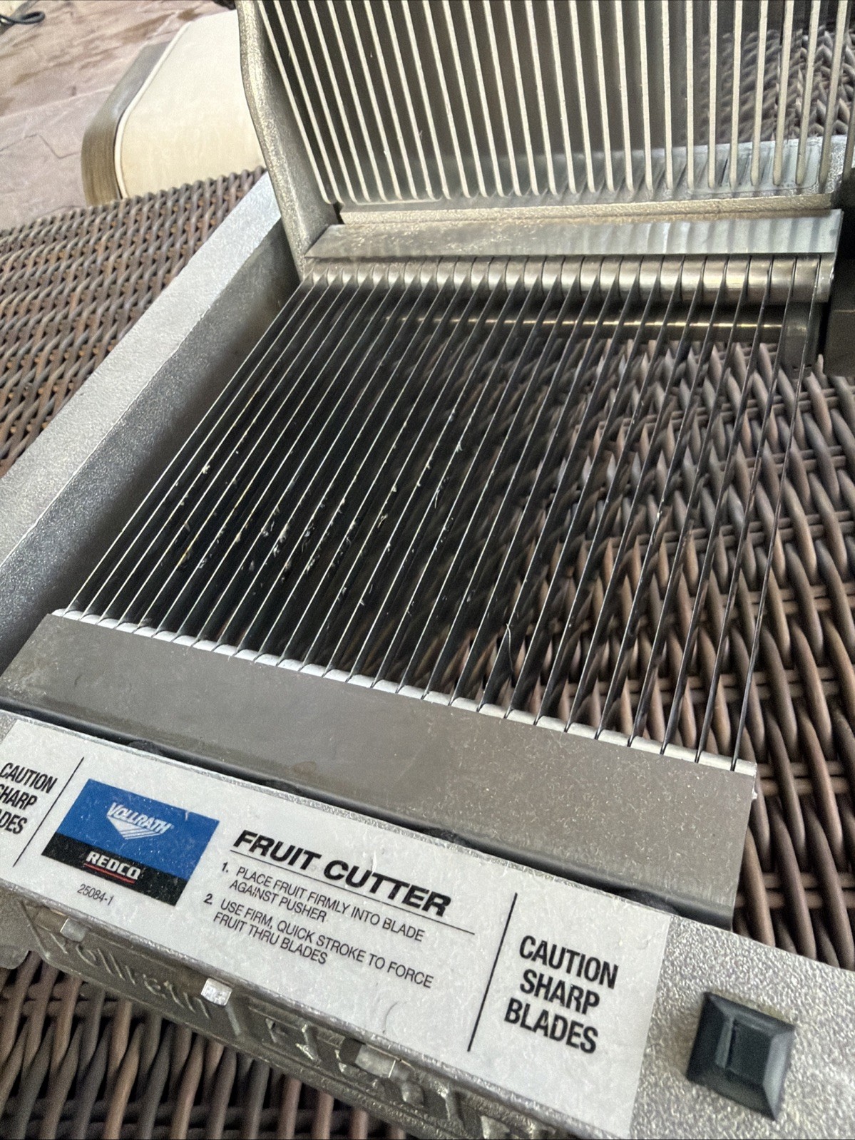 Vollrath 403NH Redco Fruit Slicer 1/4″ Cut 25084-1 Restaurant Grade