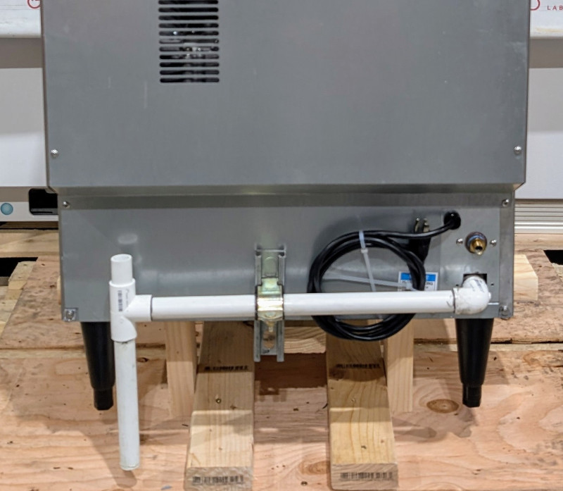 Hoshizaki F-330BAJ Flaker Ice Maker, Air-Cooled, Built in Storage Bin