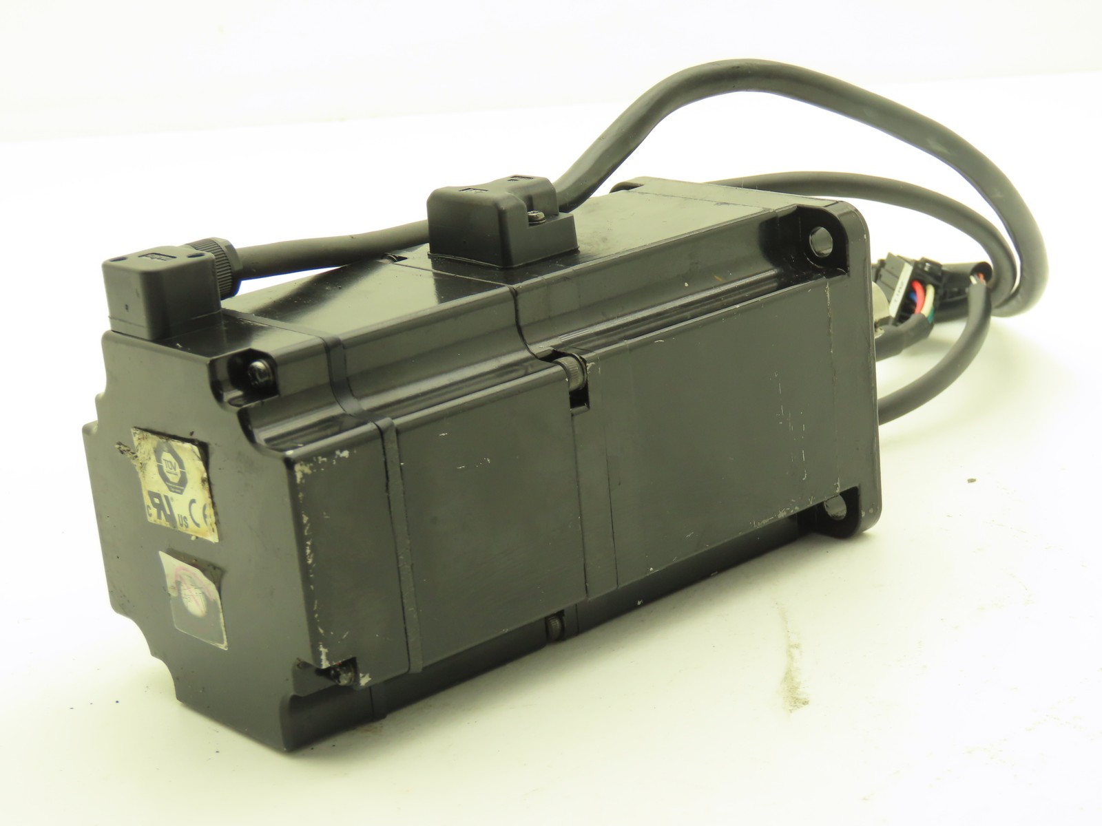 Yaskawa SGMAS-08A2A-FJ31 Servo Motor 750W 5.4A 16mm Shaft