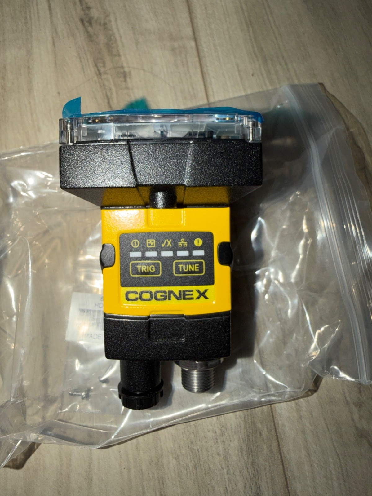New – Open Box Cognex IS2000M-130-40-000 Vision Sensor