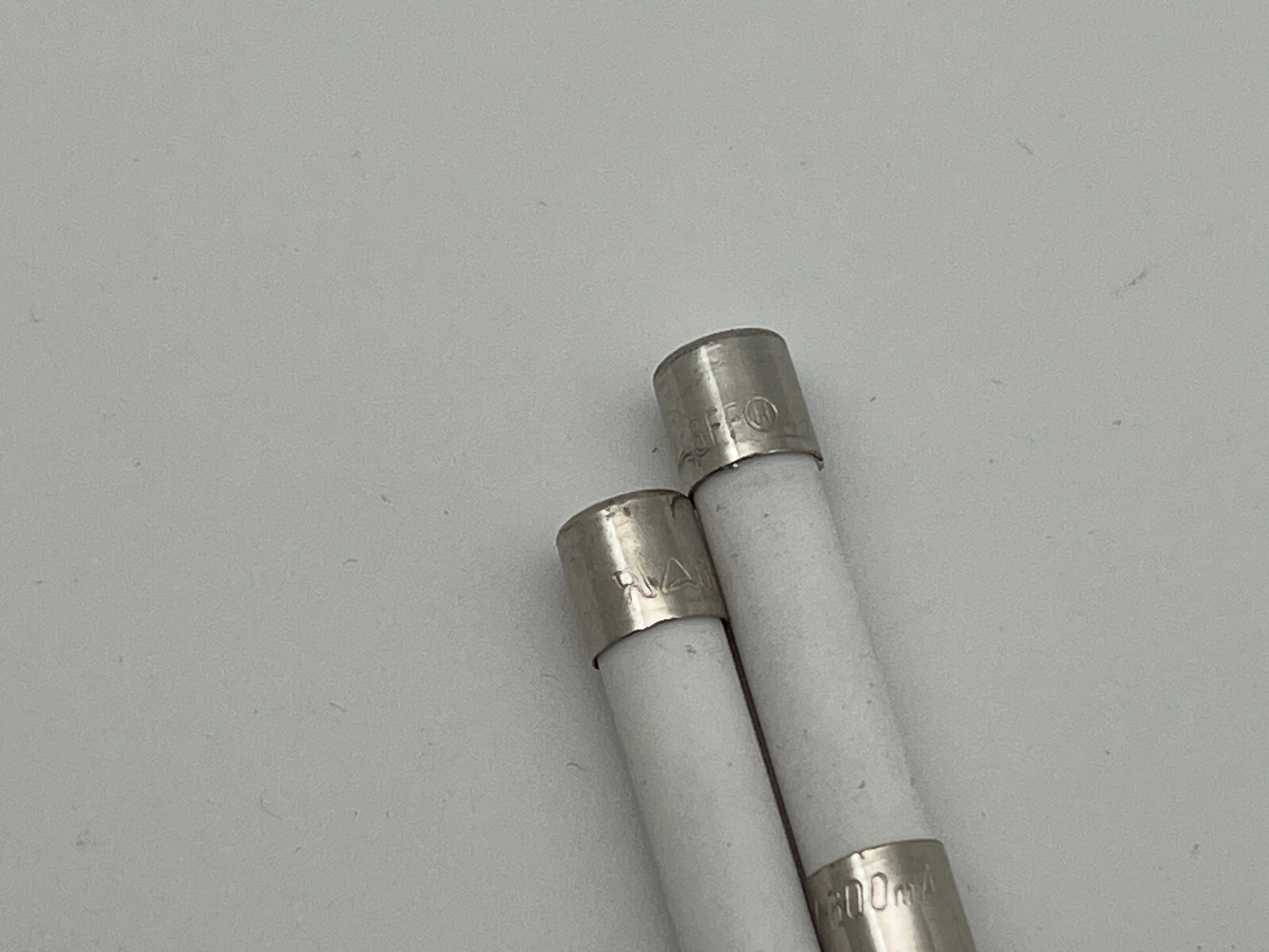 Ceramic Fast Fuse 6FF, 600mA 1000V, 6x32mm (2 pcs/pk) for Digital Multimeters