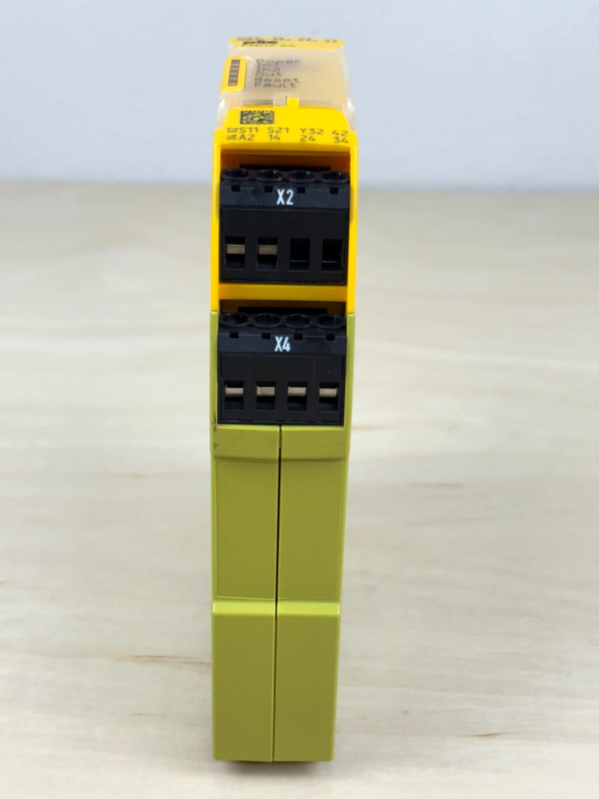 Pilz PNOZ S4 24VDC Safety Relay , 3 n/o, 1 n/c, 750104