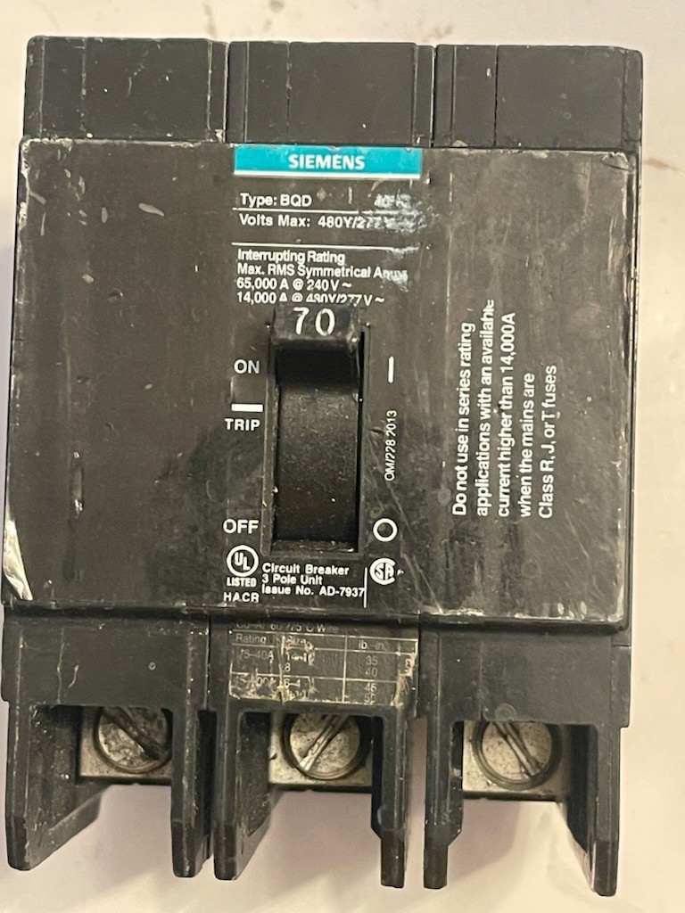 SIEMENS BREAKER 70AMP 480/277V 3 POLES BOLT ON 65000A, USED