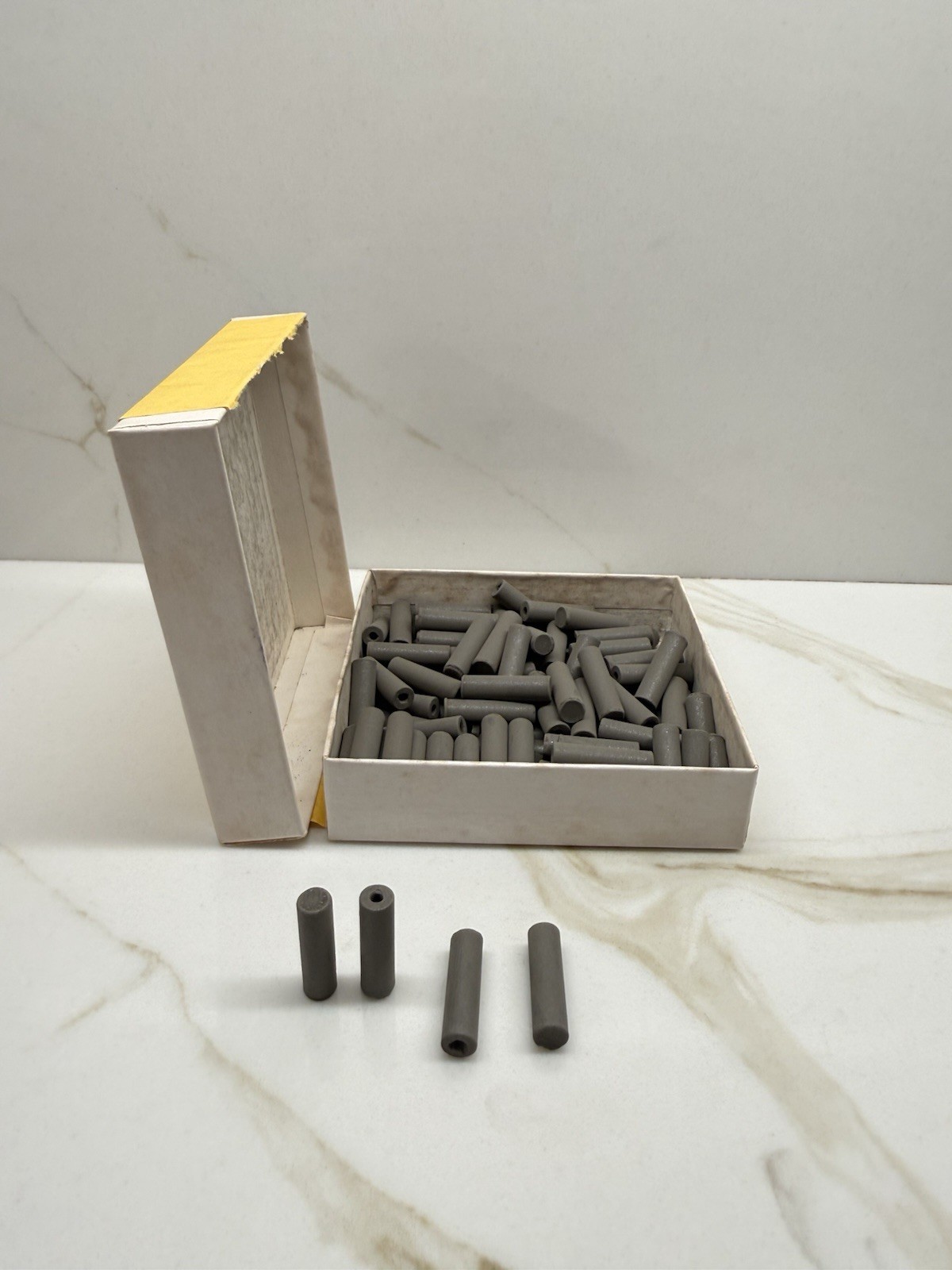 RUBBER POINTS BOX OF 100. FOR FINISHING AND POLISHING GOLD AND CHROME JELENKO
