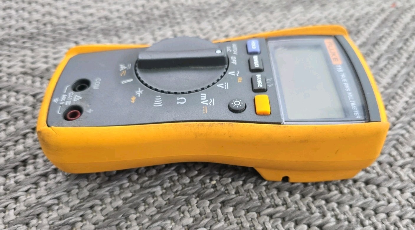 Fluke 116 True RMS Digital Multimeter Preowned GREAT Condition