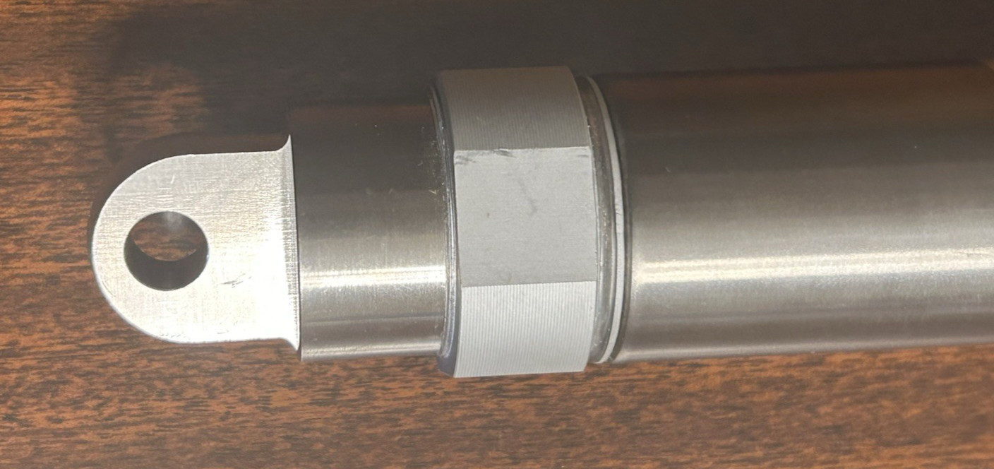 SMC CDM2KB32-100 Round Non-Rotating Single Rod Cylinder 32mm Bore 100mm Str, NEW