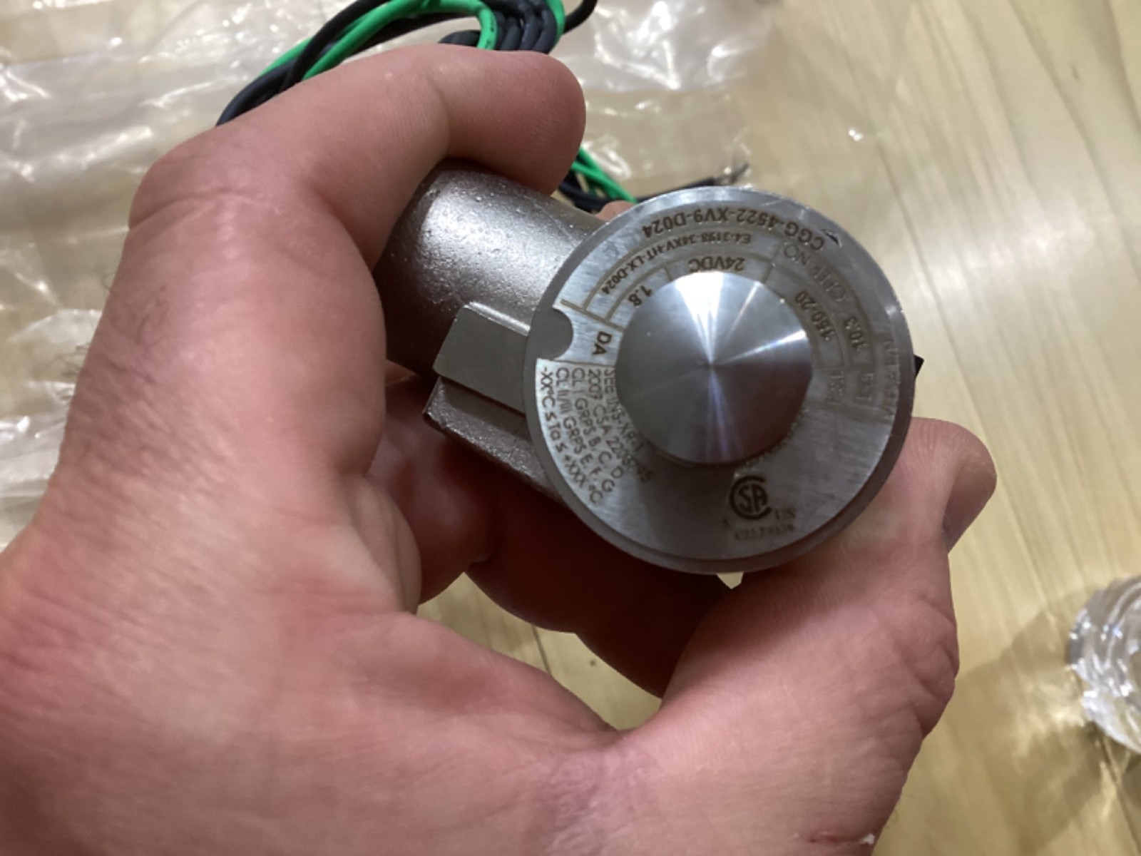 VERSA CGG-4522-XV9-D024 Double Solenoid Valve 150PSI 10.3 Bar 24VDC