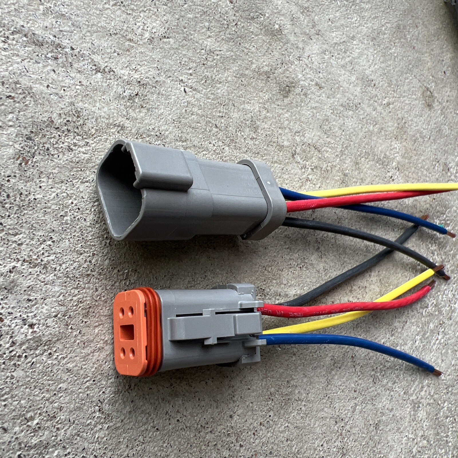 E003 Type 14 AWG Deutsch 4 P waterproof connector 6″ wire Red Black Yellow Blue
