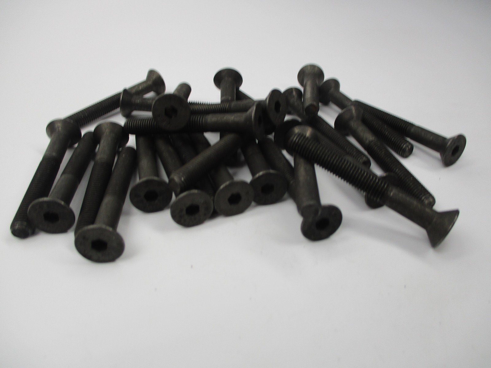 INDUSTRIAL SPARE ANSI B18.3 ASTM F835 SOCKET HEAD SCREW LOT OF 25 NSNP