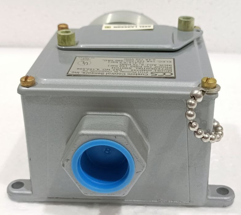 CSS 604D745 4,152,559 DIFFERENTIAL SWITCH PROOF 750PSIG 52BAR NEW FAST SHIPPING