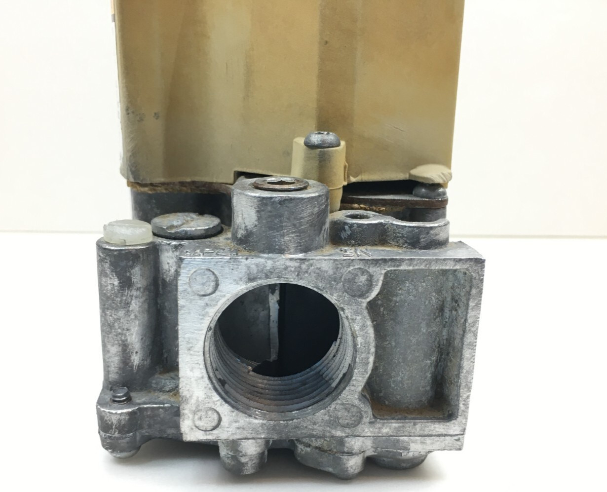 Honeywell VR8304K4814 Pool/Spa Heater Gas Valve inlet 3/4″ out 3/4 used #G552A