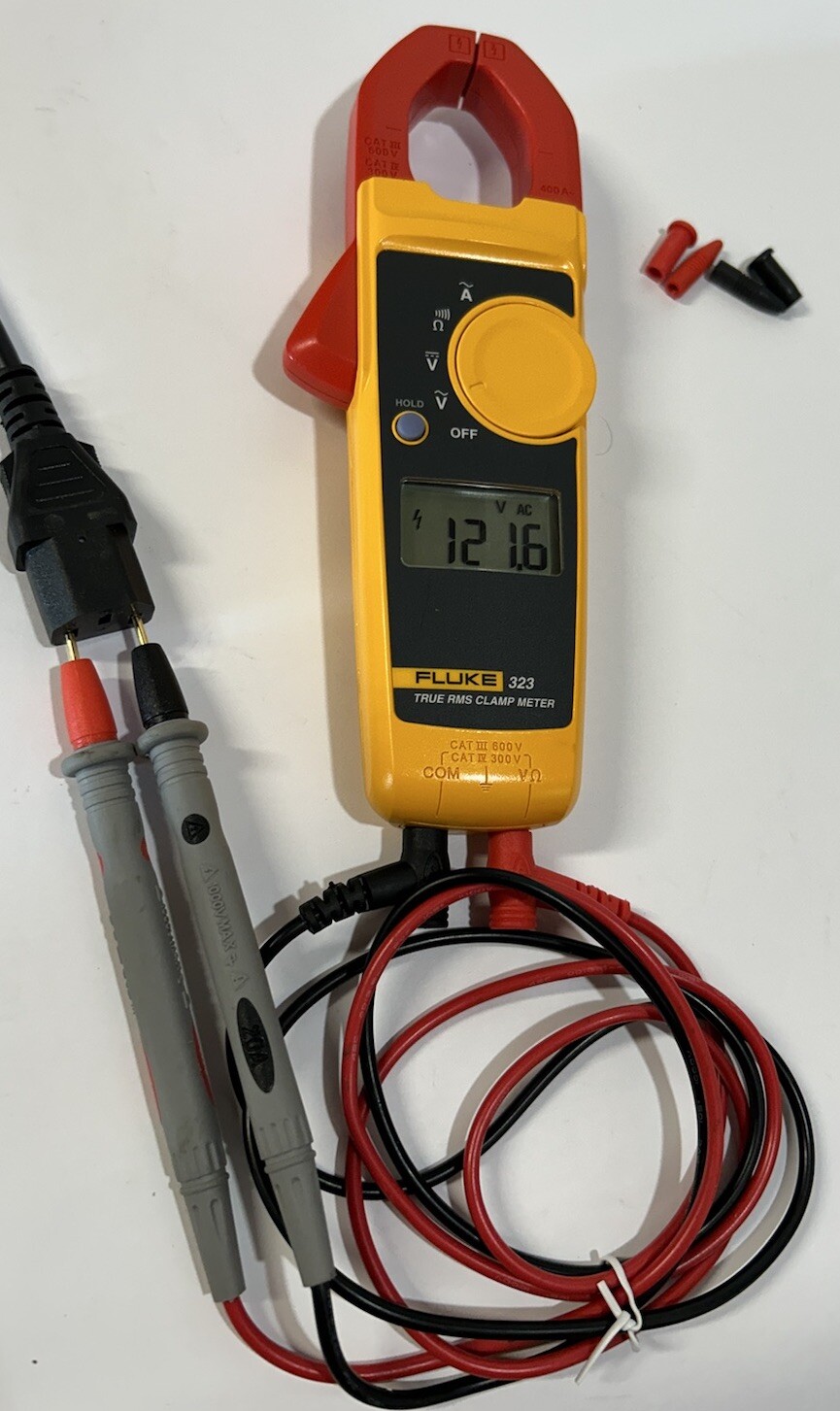 Fluke 323 True-RMS Digital Clamp Meter, 600V AC&DC Voltage,Ohm W/case Excellent