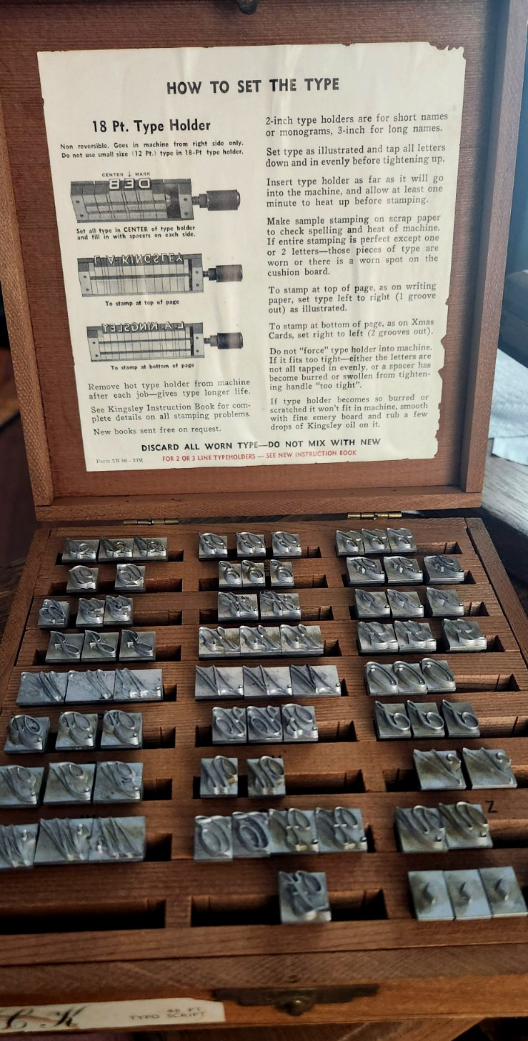 48 PT Kingsley Machine Co Letter Type Set for Hot Foil LOOK READ WOOD BOX SCRIPT