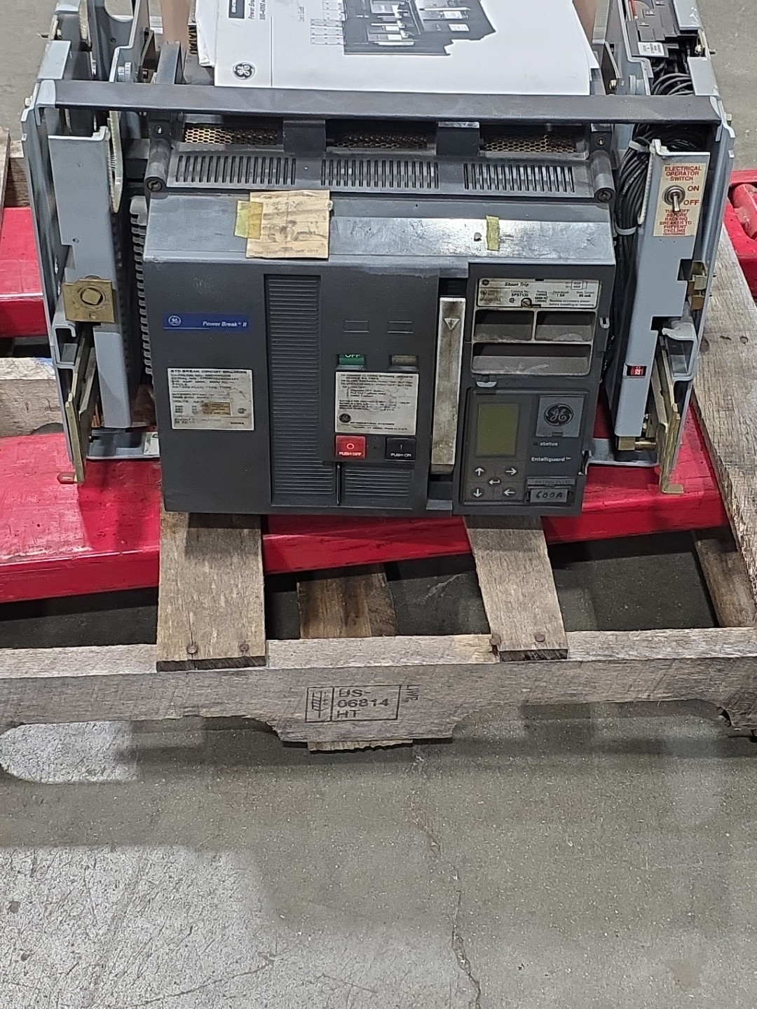 GE Breaker SSD08B208 800 AMP