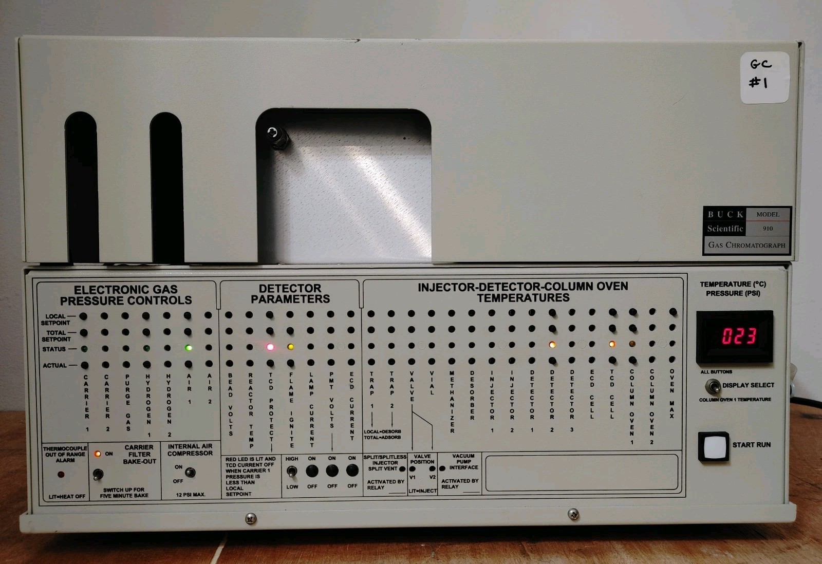 Buck Scientific Model 910 8610C Compact Gas Chromatograph