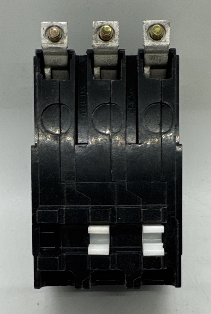 NEW QOB3100 Square D 100 Amp Circuit Breaker With Visi-Trip Indicator 3 Poles