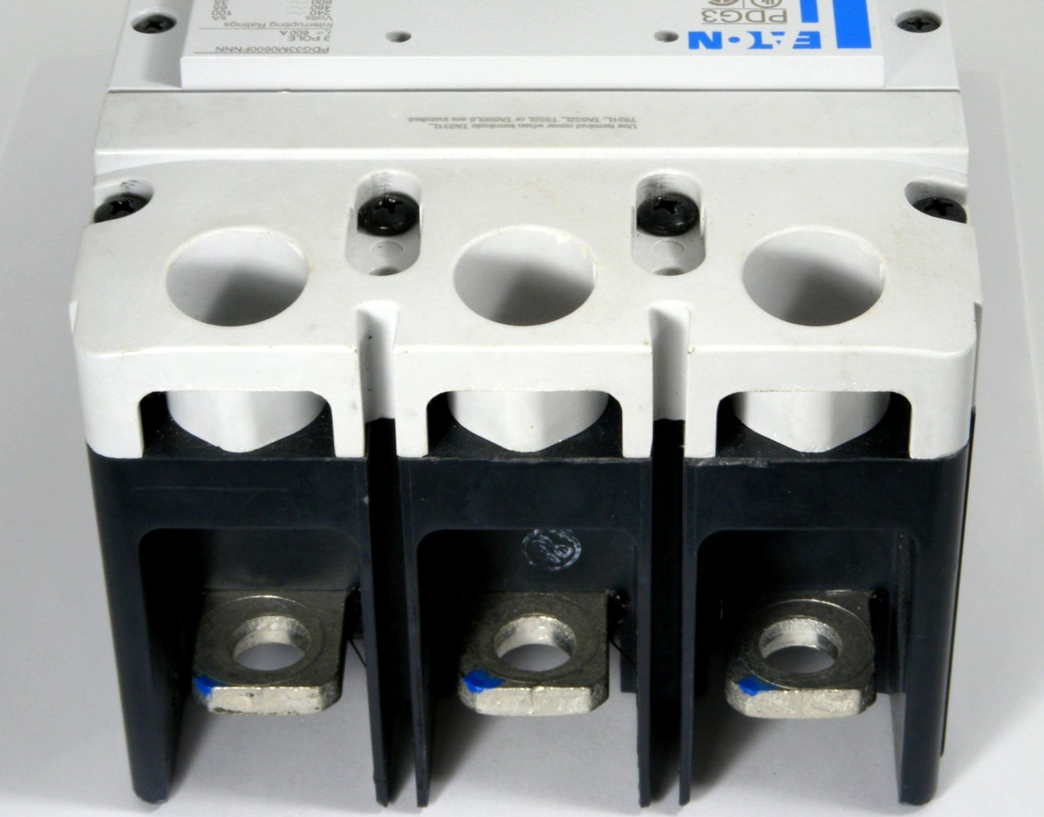 NEW Eaton PDG33M0600E2NL Circuit Breaker, PXR20 LSI, 3P 600A 600V 65kA, w/Lugs B