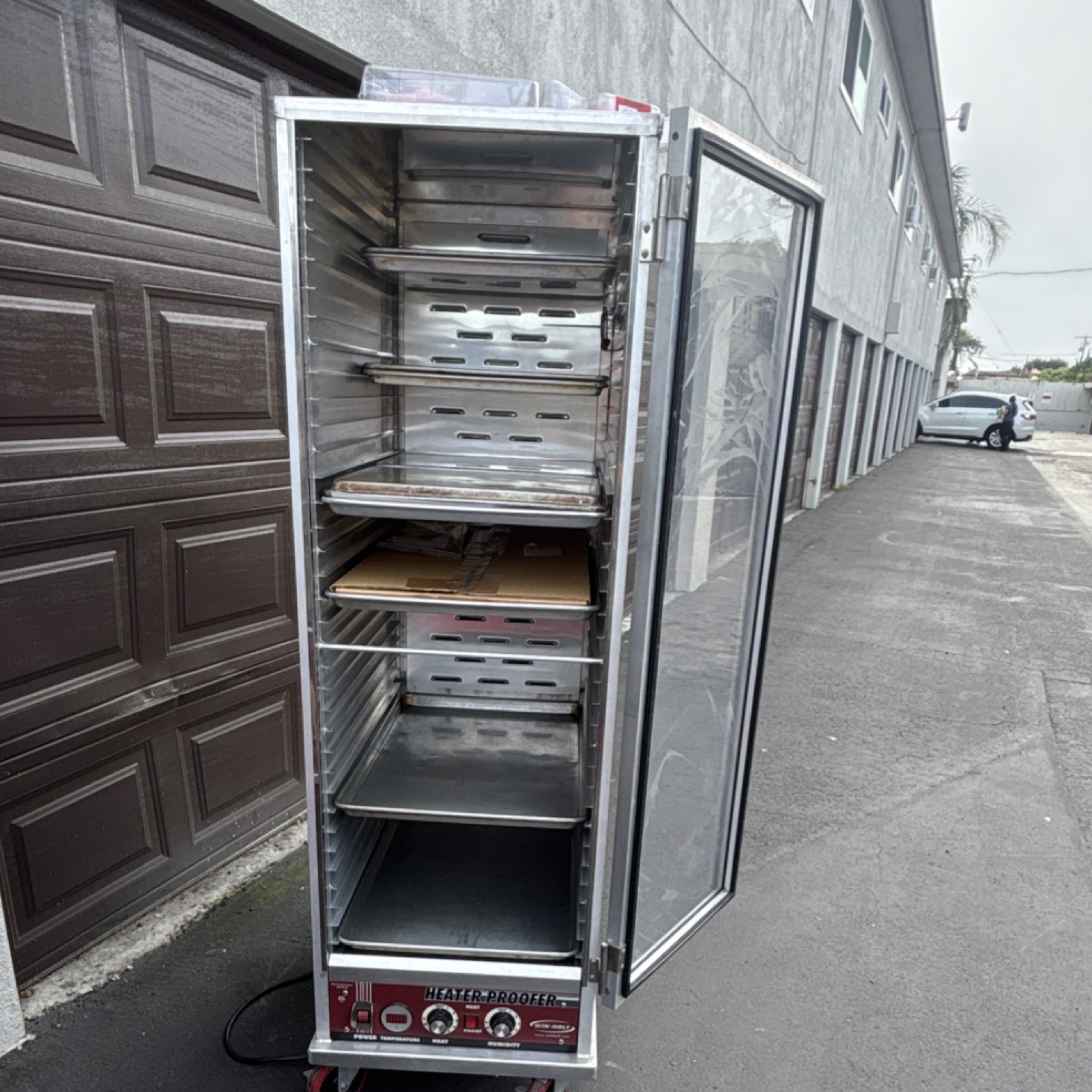 Win-Holt Full Height Dough Proofing Cabinet Clear Door Insulated Lip Load