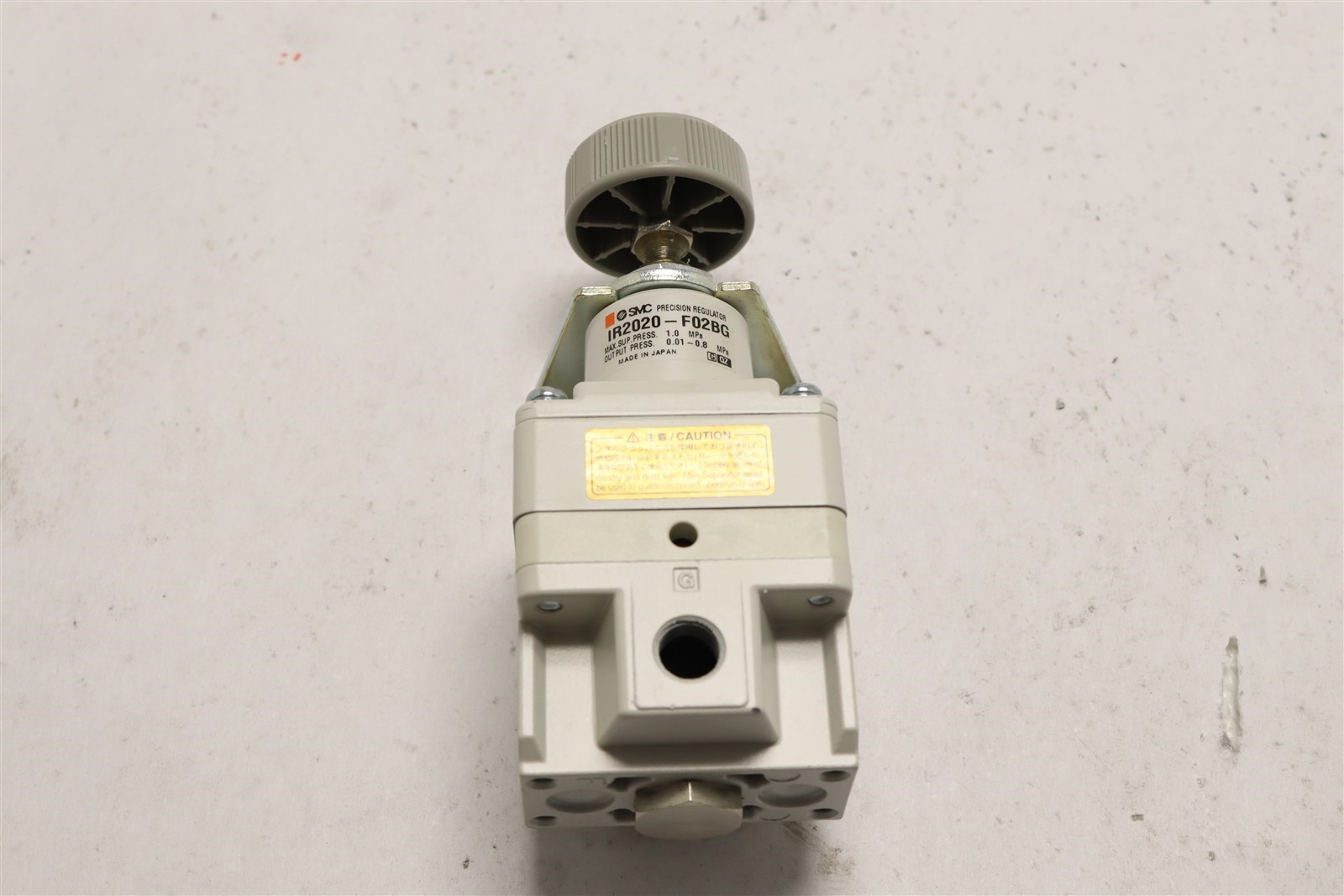 SMC PRECISION REGULATOR OUTPUT 0.01-0.8 MPa PORT THREAD TYPE G 1/4″ IR2020-F02BG