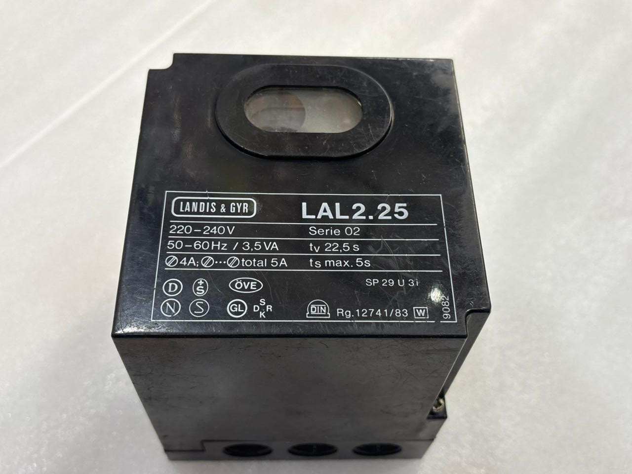Landis & GYR LAL2.25 Burner Controller 220-240V~ 50-60Hz 3,5Va