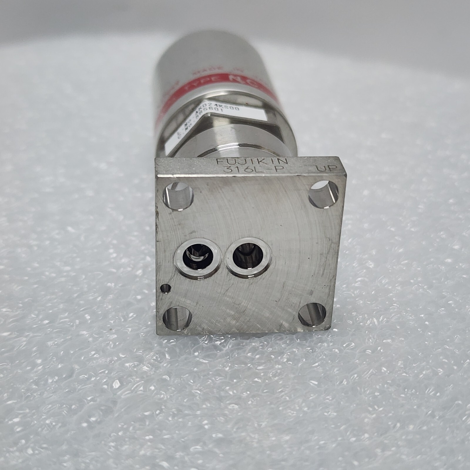 Fujikin 0.P. 0.5-0.6 MPa, Lam 766-197842-003 Rev B Type N.C. Valve, Jp,_96969