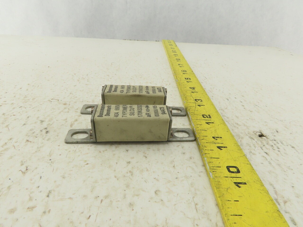 Bussmann Denmark 170N3232 Fuse 40A 660V Lot of 2