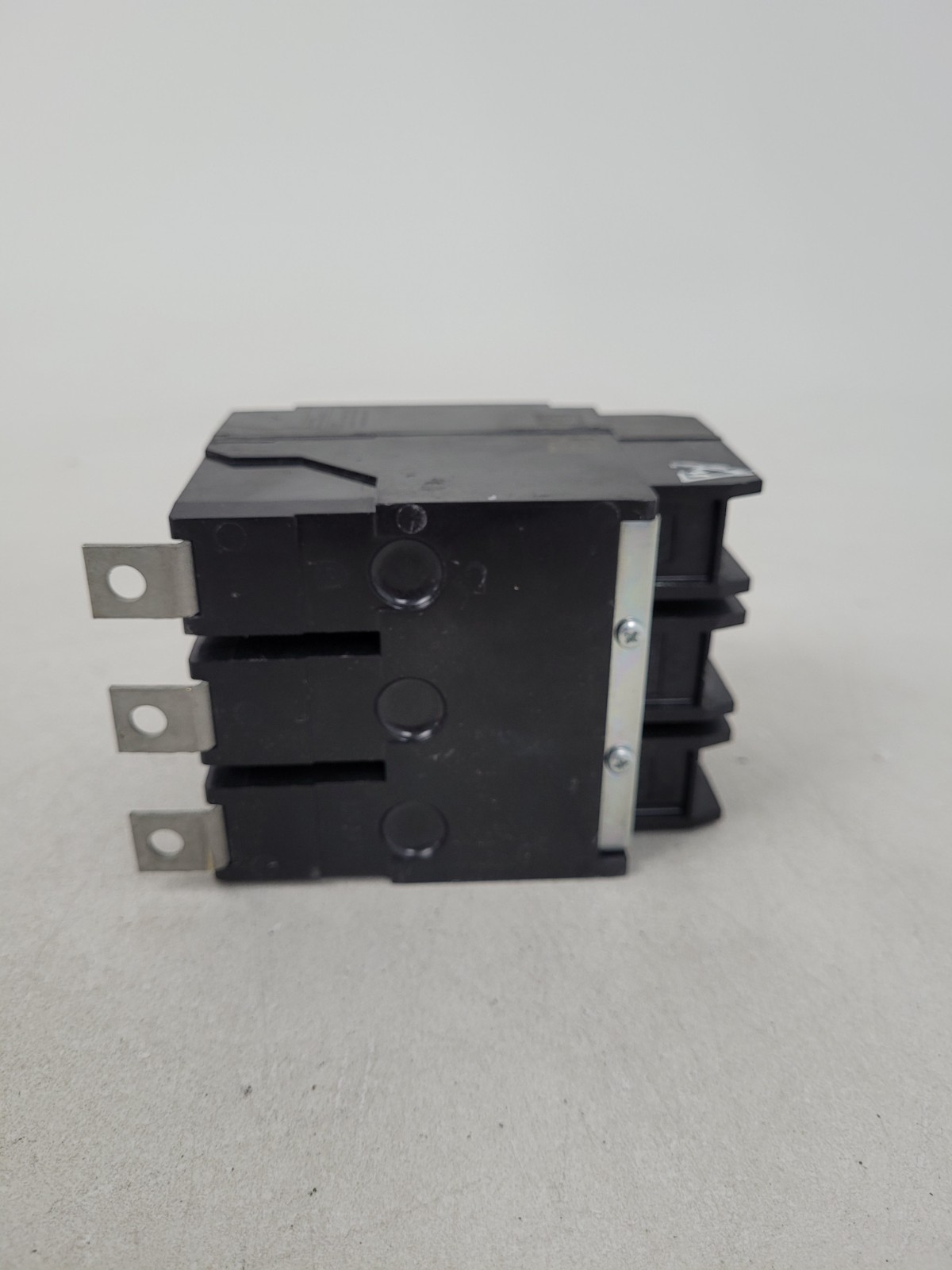 GHB3015 Eaton 15 Amp 480 Volt Circuit Breaker – Next Day Option – New