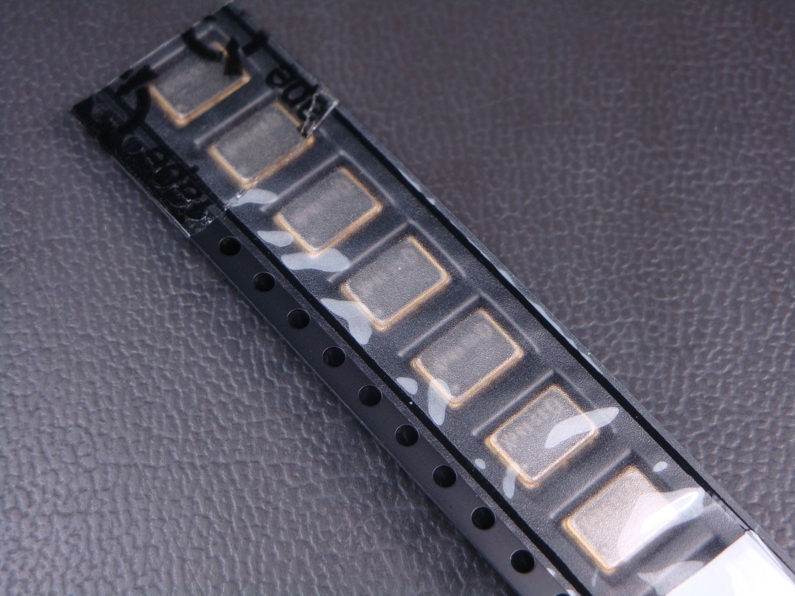FXO-HC730R-20.0000 Fox Electronics 20MHz HCMOS 7x5mm 3.3V Oscillator 768-20-383