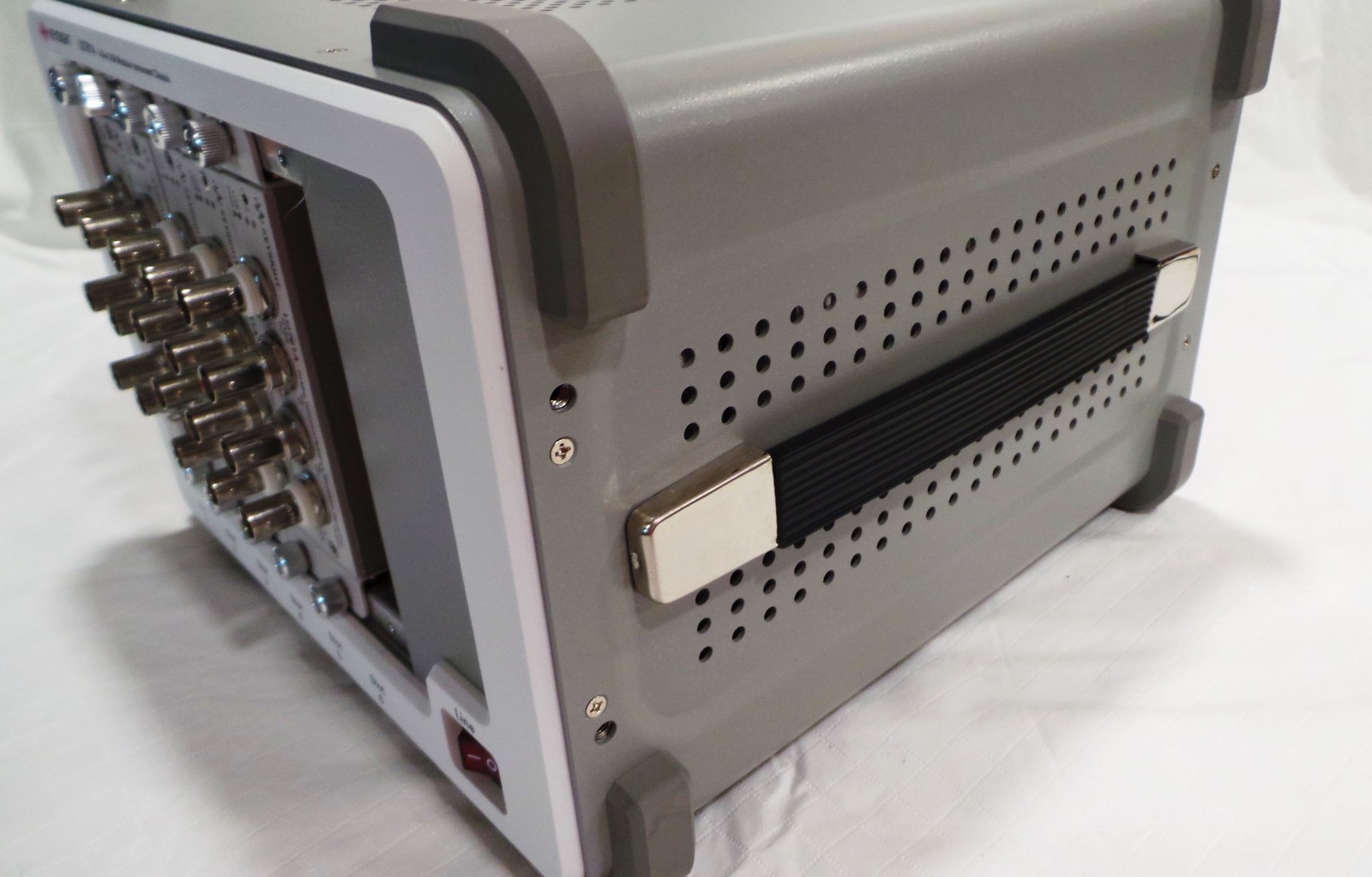 KEYSIGHT ** Loaded** Chassis U2781A with Multiple U2761A and U2701A
