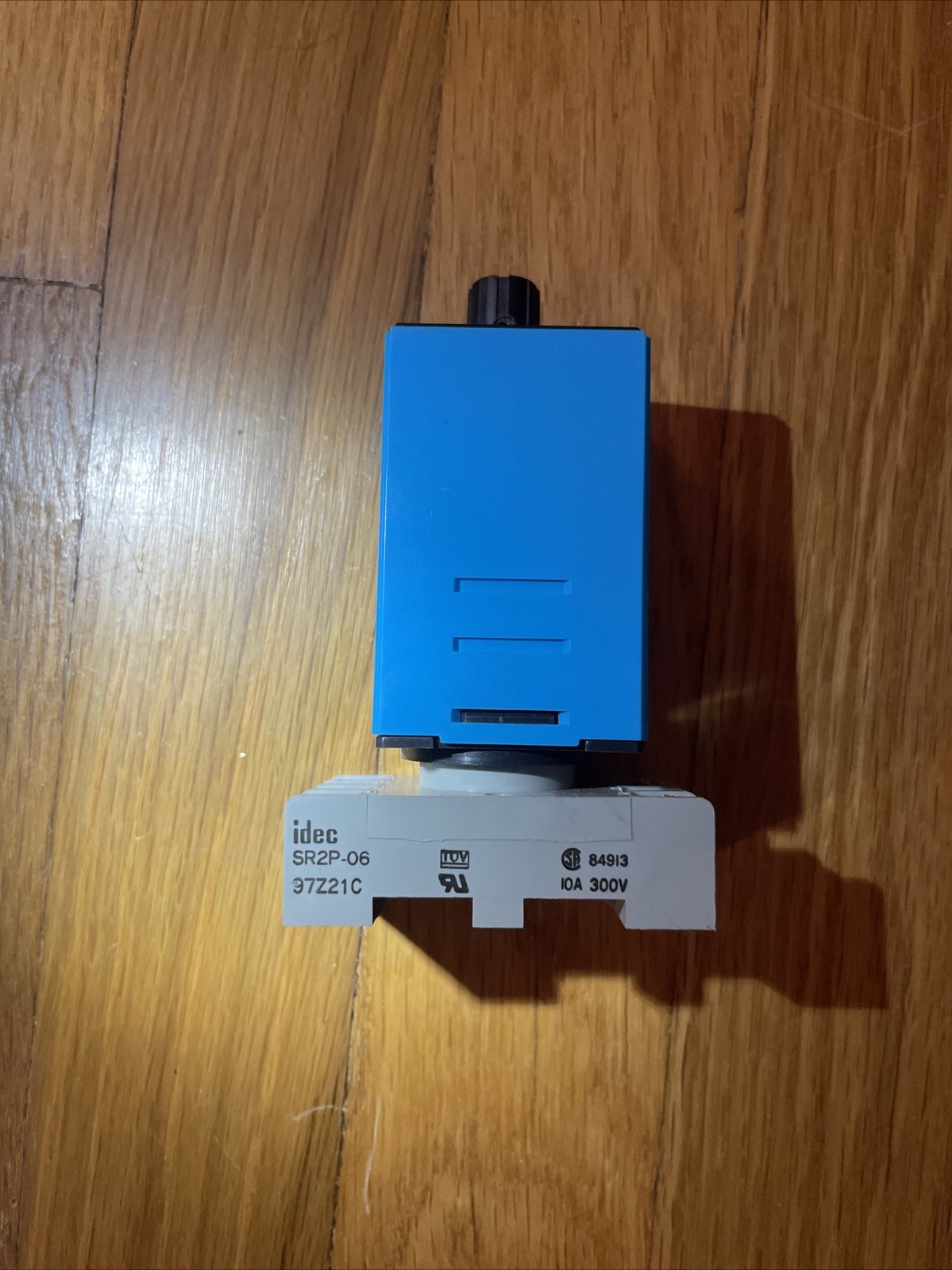 IDEC electronic timer rte-p11 with screw terminals
