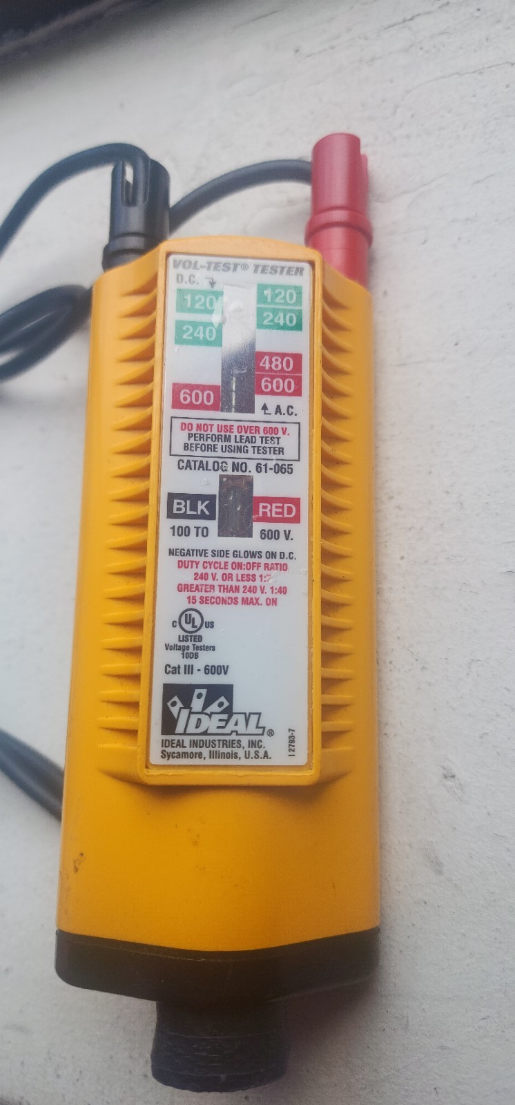 Ideal Contact Voltage Tester 100-600V CAT III 600V 60Hz Max Voltage 600V 61-065