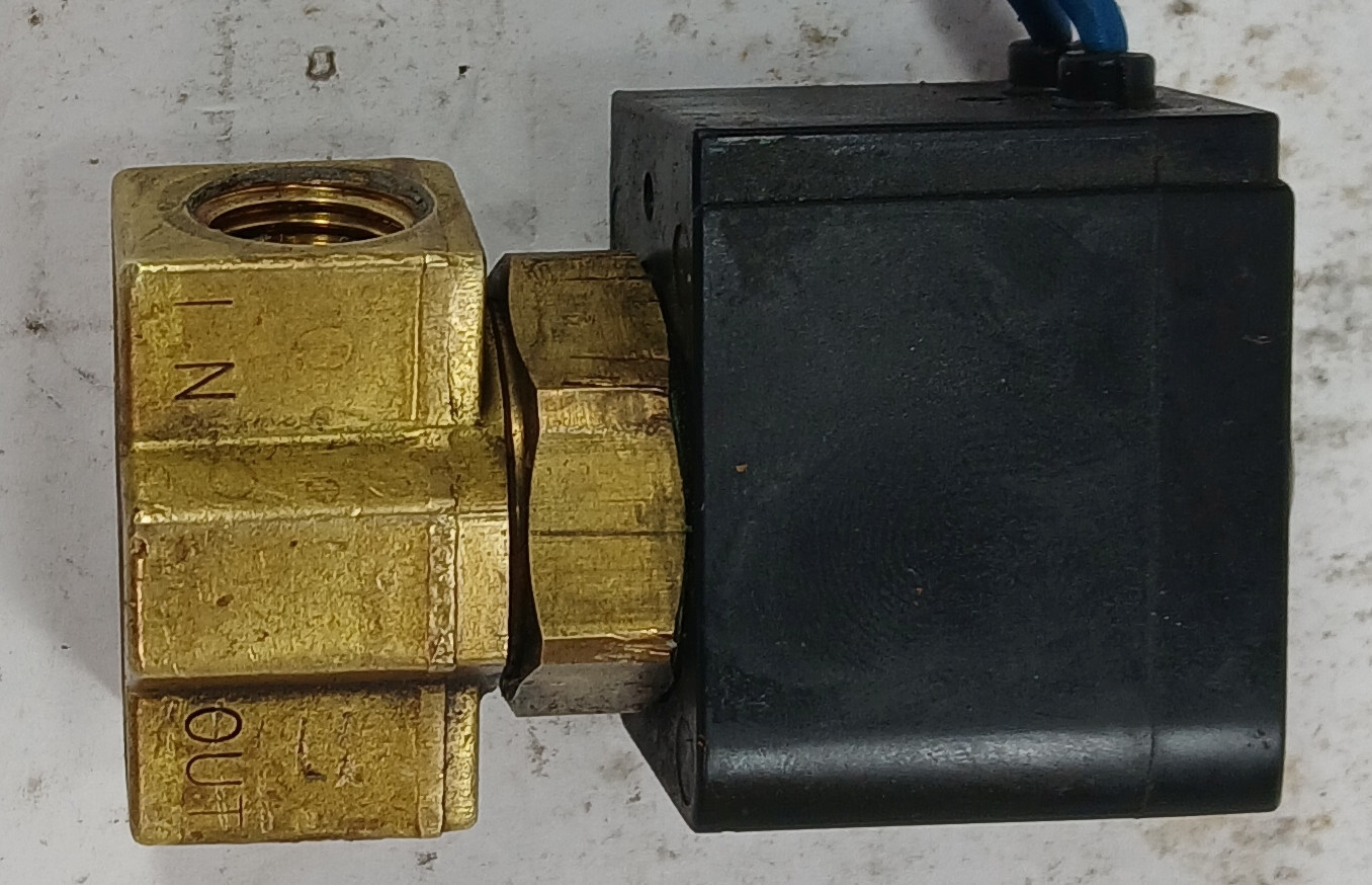 1 USED CKD FWB31-8-6-02C DIRECT ACTING 3 PORT SOLENOID VALVE ***MAKE OFFER***
