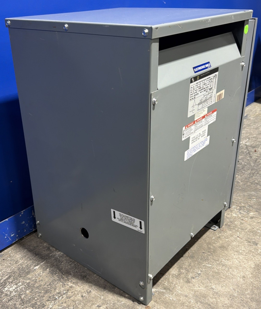 Square D 30kVA 480V Transformer 3PH 60HZ 208Y/120V 30T3HF1SNL 🟦