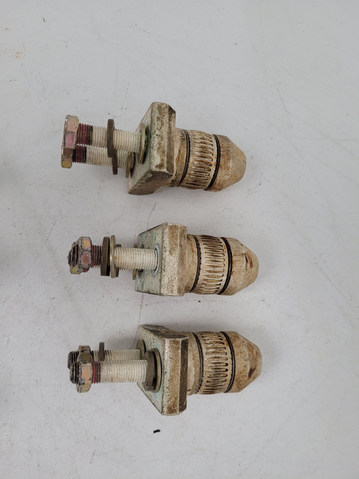 Lot of 6 – Cutler-Hammer ND Plug-In Mounting Adapters – Next Day Option