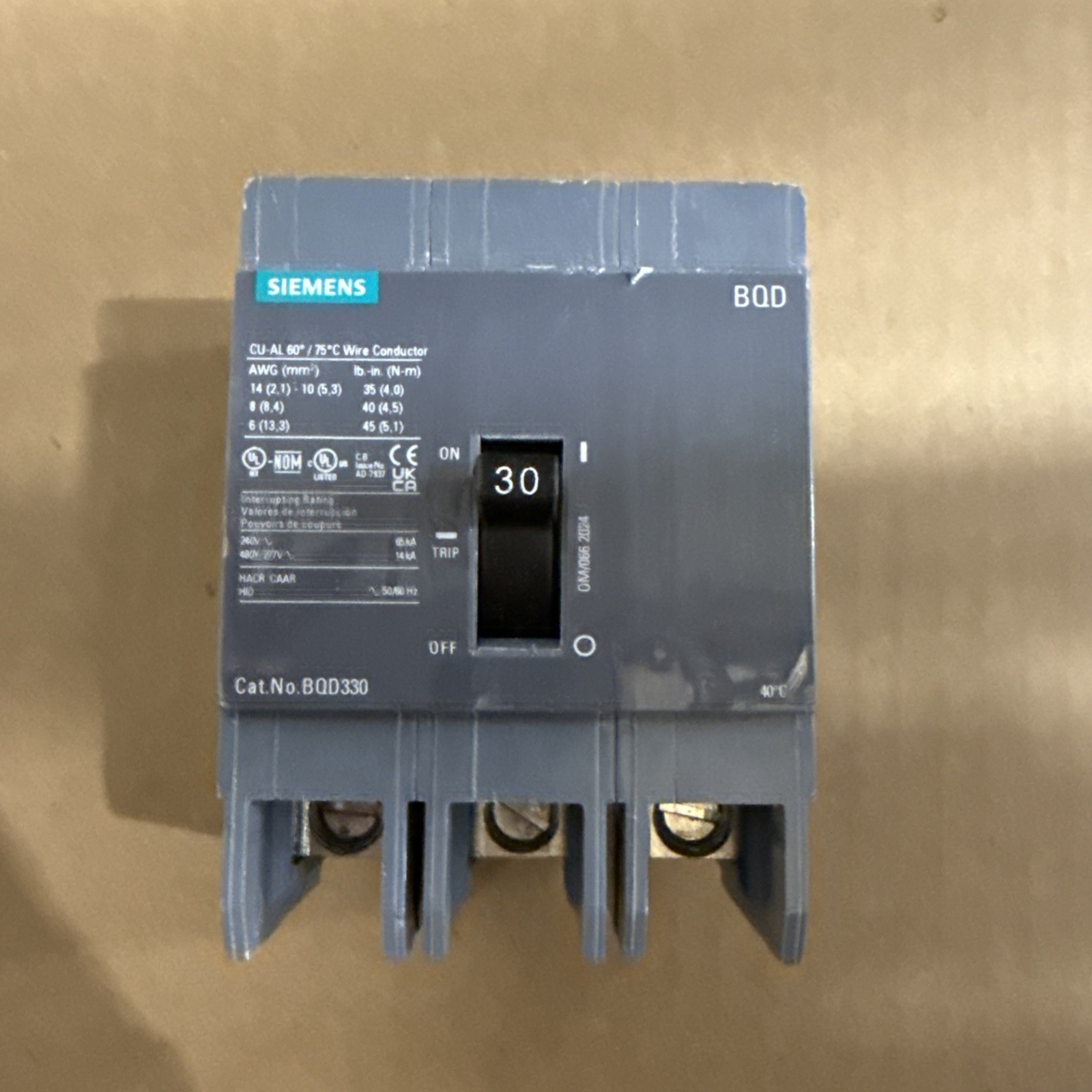 Siemens BQD330 Molded Case Circuit Breaker | 30A | 3-Pole | 480Y/277V | Bolt-On