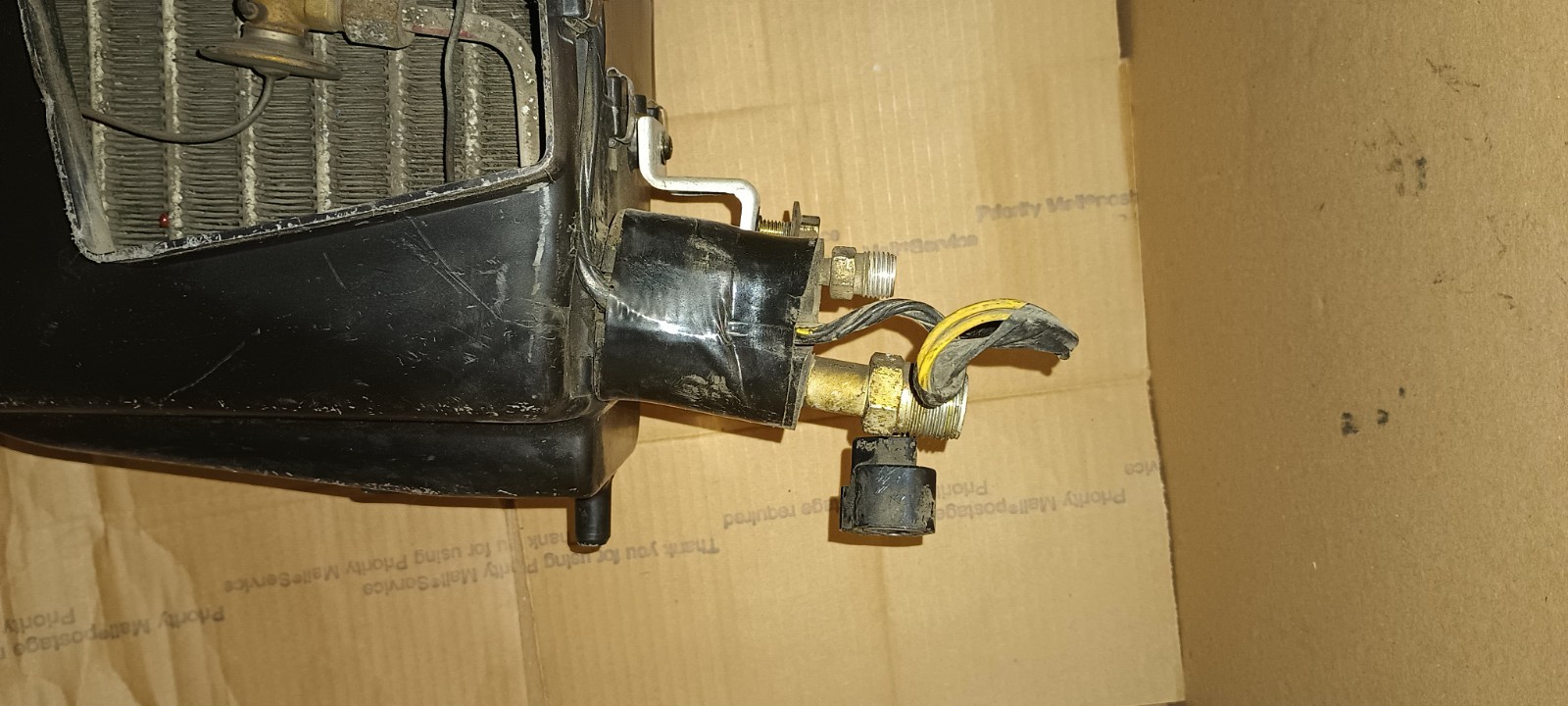 1990-1995 MITSUBISHI MIGHTY MAX / DODGE RAM D50 A/C BOX 2.4 USED OEM