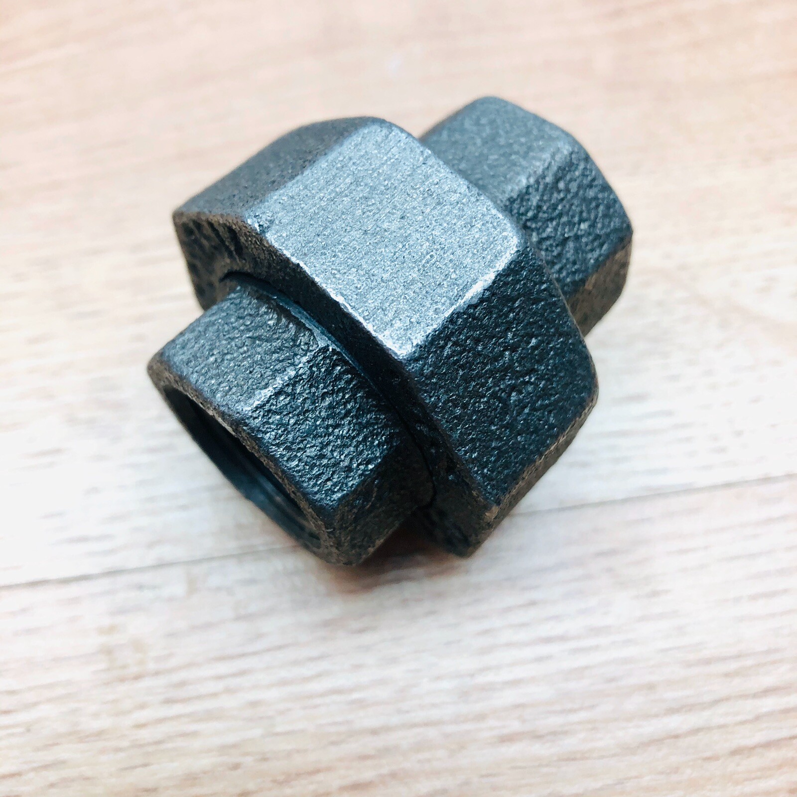 LOT OF 6 INDONESIA 1/2″ BLACK MALLEABLE IRON PIPE FITTING THREADED