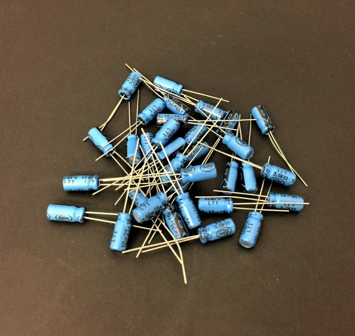 (20x) 10uF 25V 85°C Radial Aluminum Electrolytic Capacitors – FREE SHIP