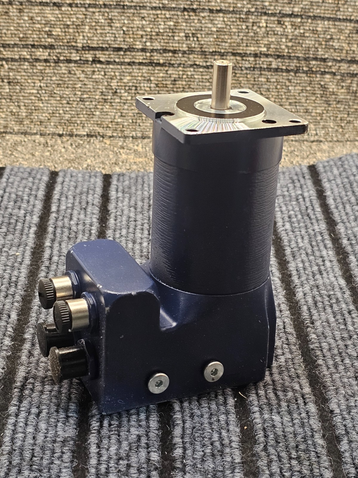 Nanotec PD4-EB59CD-E-65-1 Brushless DC Motor IP65, 220W, 3500 RPM, Size 2.2 in