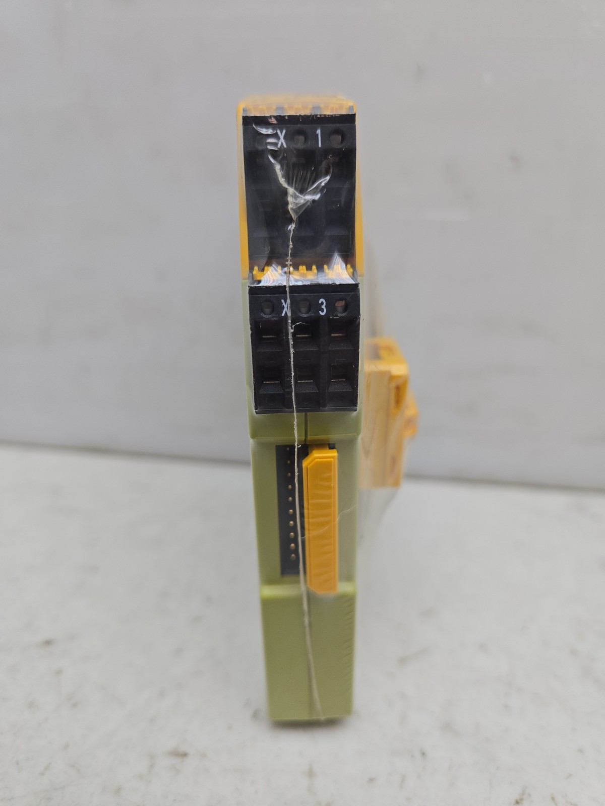 Pilz PNOZ s7.2 C 24VDC 4 n/o 1 n/c expand Contact Expansion Safety Relay Module