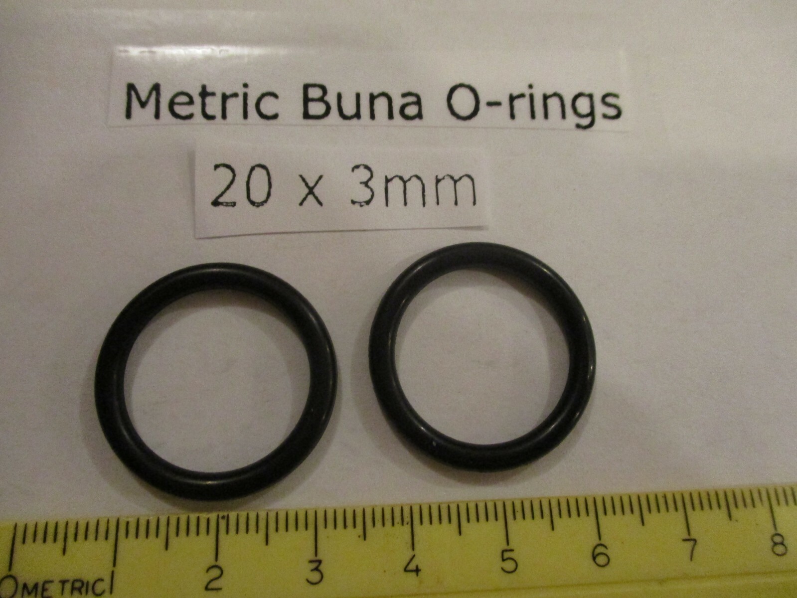 20mm ID x 26mm OD x 3mm thick O-ring. Buna-70. Quan 2.