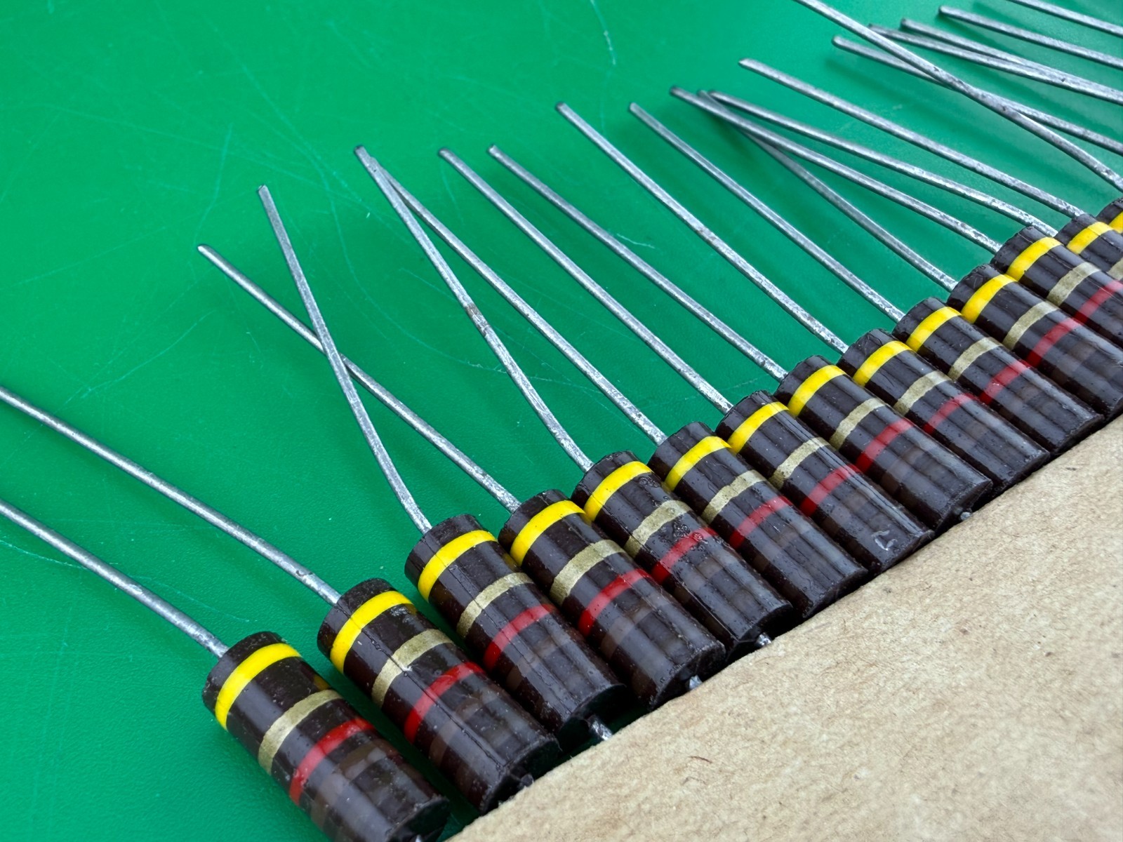 1,100 Ohm 1.1K 1 Watt 5% Mil-Spec Carbon Film Resistors NOS (32 Pieces)
