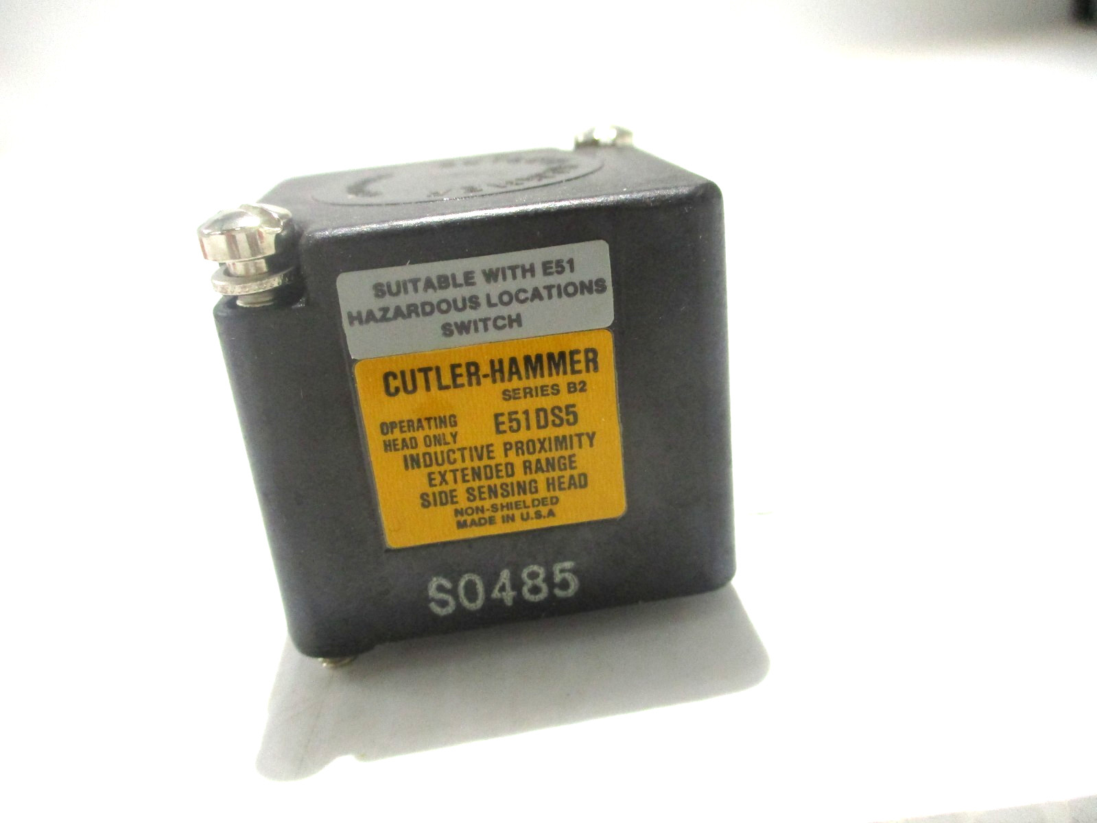 NEW EATON CUTLER-HAMMER E51DS5 INDUCTIVE SENSOR HEAD