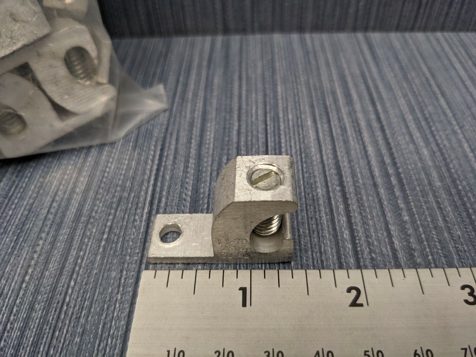 Lot of 100 Aluminum / Copper LI-70 Lay-In Mechanical Connector Lugs 2-14 CU AL